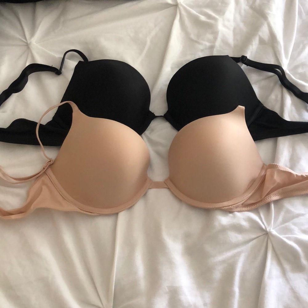 2 Victoria’s Secret push-up bras